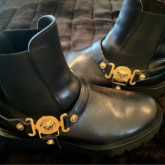 Versace. Medusa-plaque ankle boots. main image 7